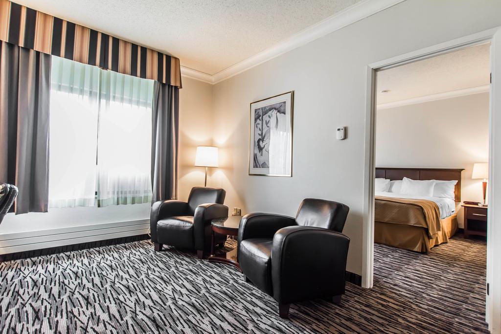 Quality Inn & Suites Garden Of The Gulf Summerside Esterno foto