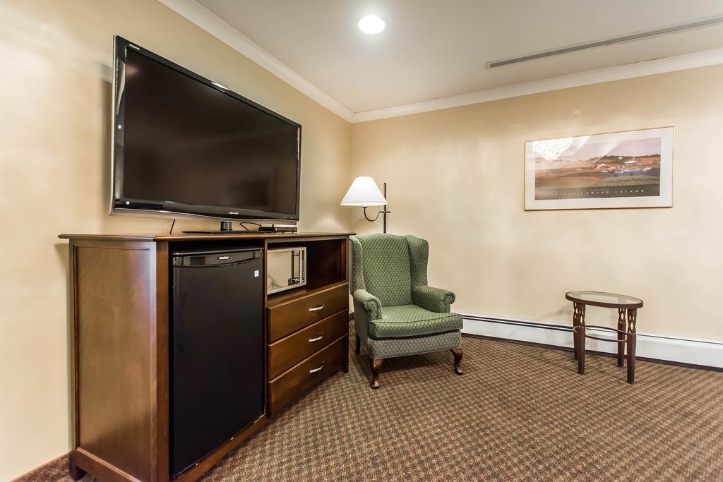 Quality Inn & Suites Garden Of The Gulf Summerside Esterno foto