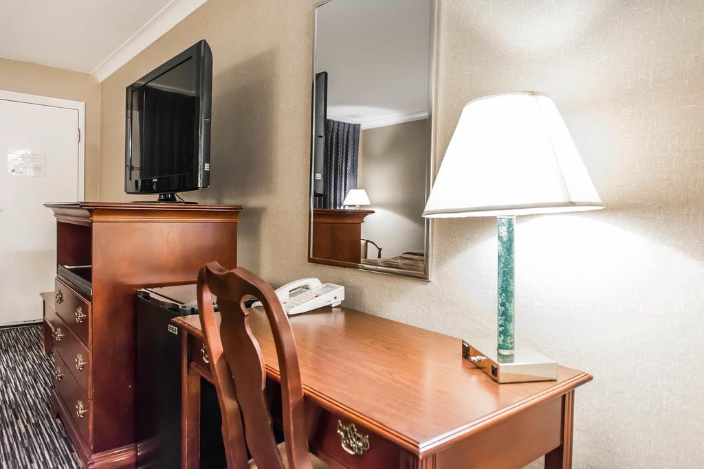 Quality Inn & Suites Garden Of The Gulf Summerside Esterno foto