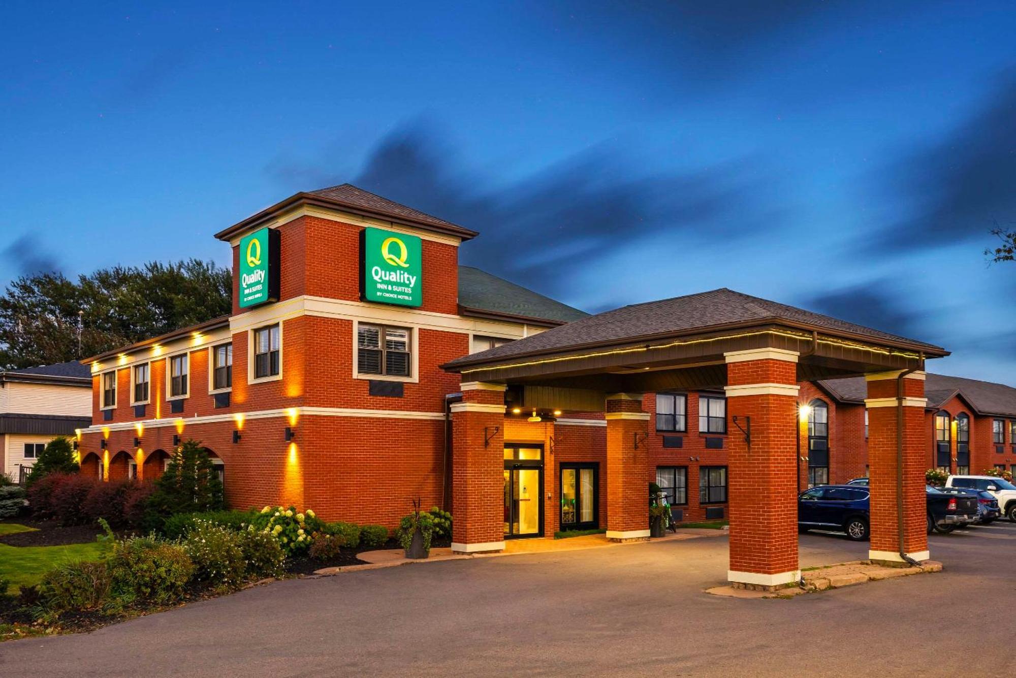 Quality Inn & Suites Garden Of The Gulf Summerside Esterno foto