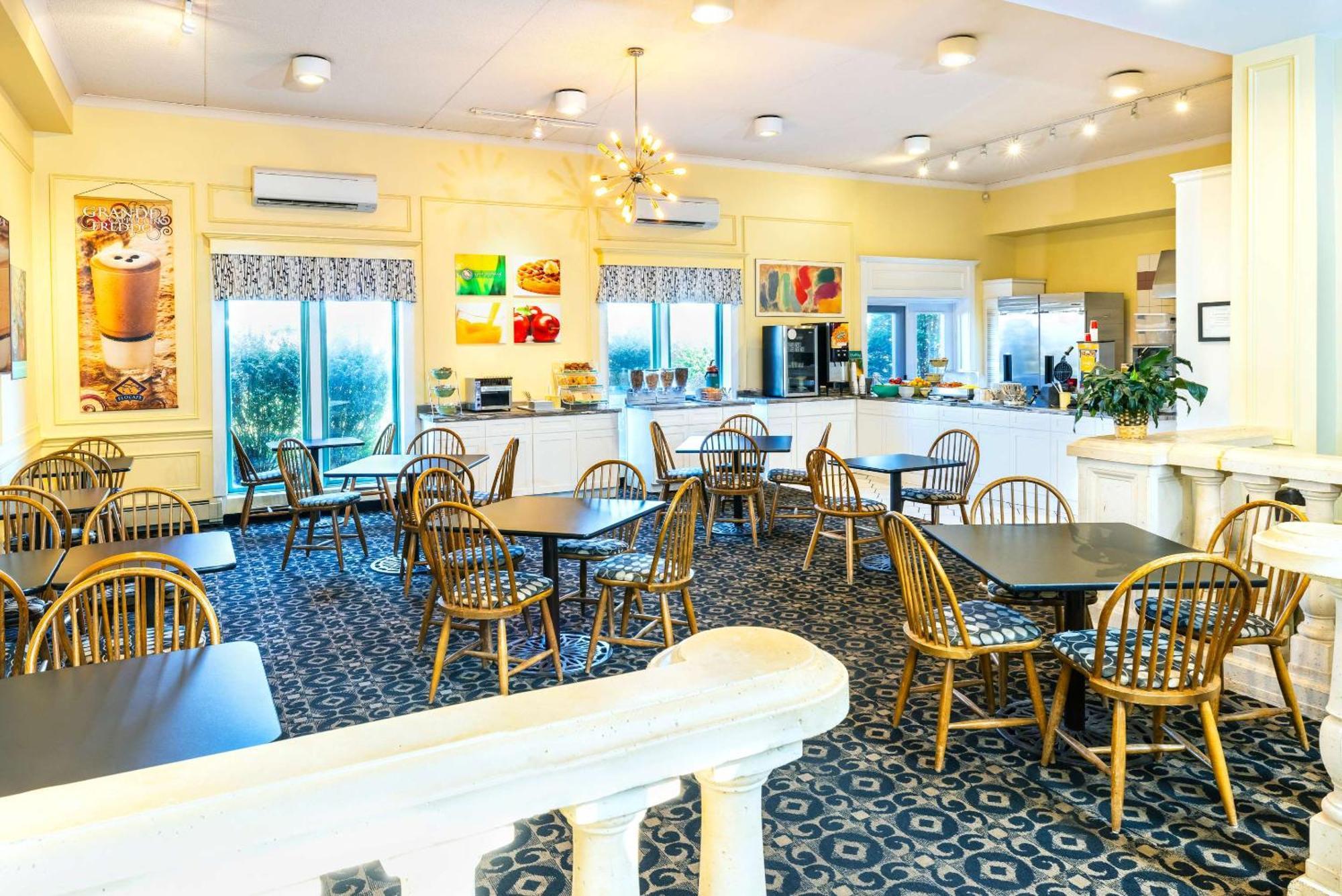 Quality Inn & Suites Garden Of The Gulf Summerside Esterno foto