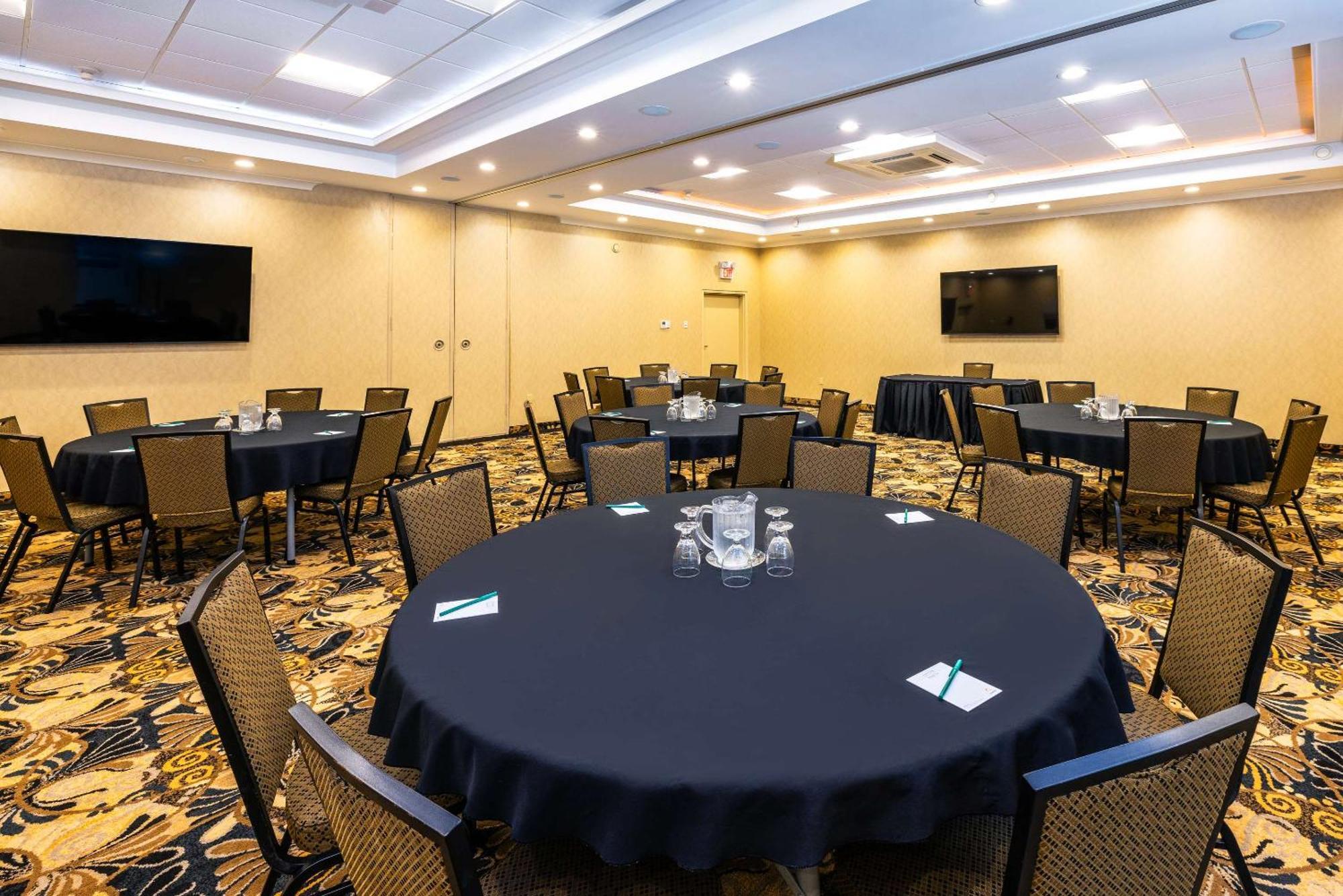 Quality Inn & Suites Garden Of The Gulf Summerside Esterno foto
