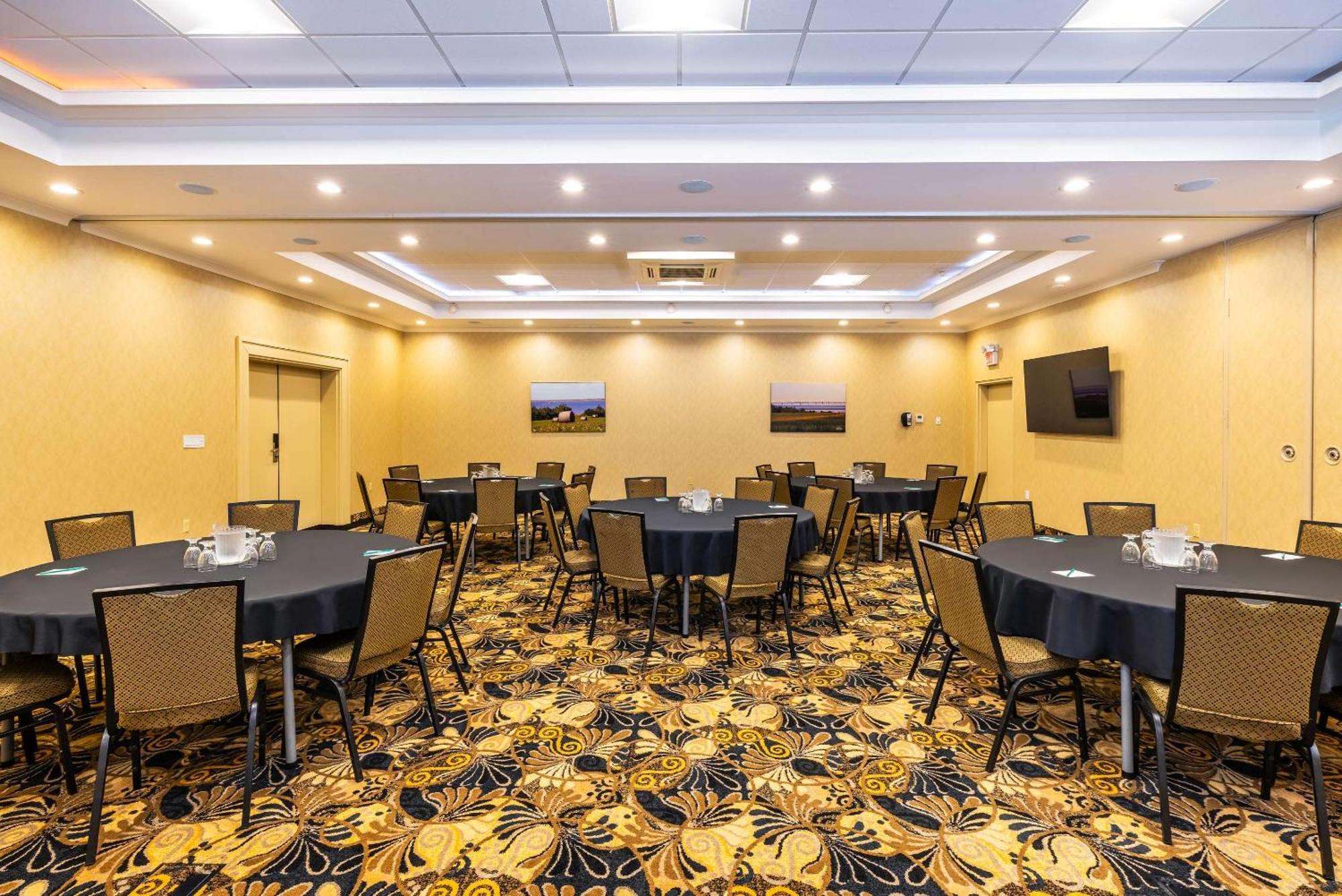 Quality Inn & Suites Garden Of The Gulf Summerside Esterno foto