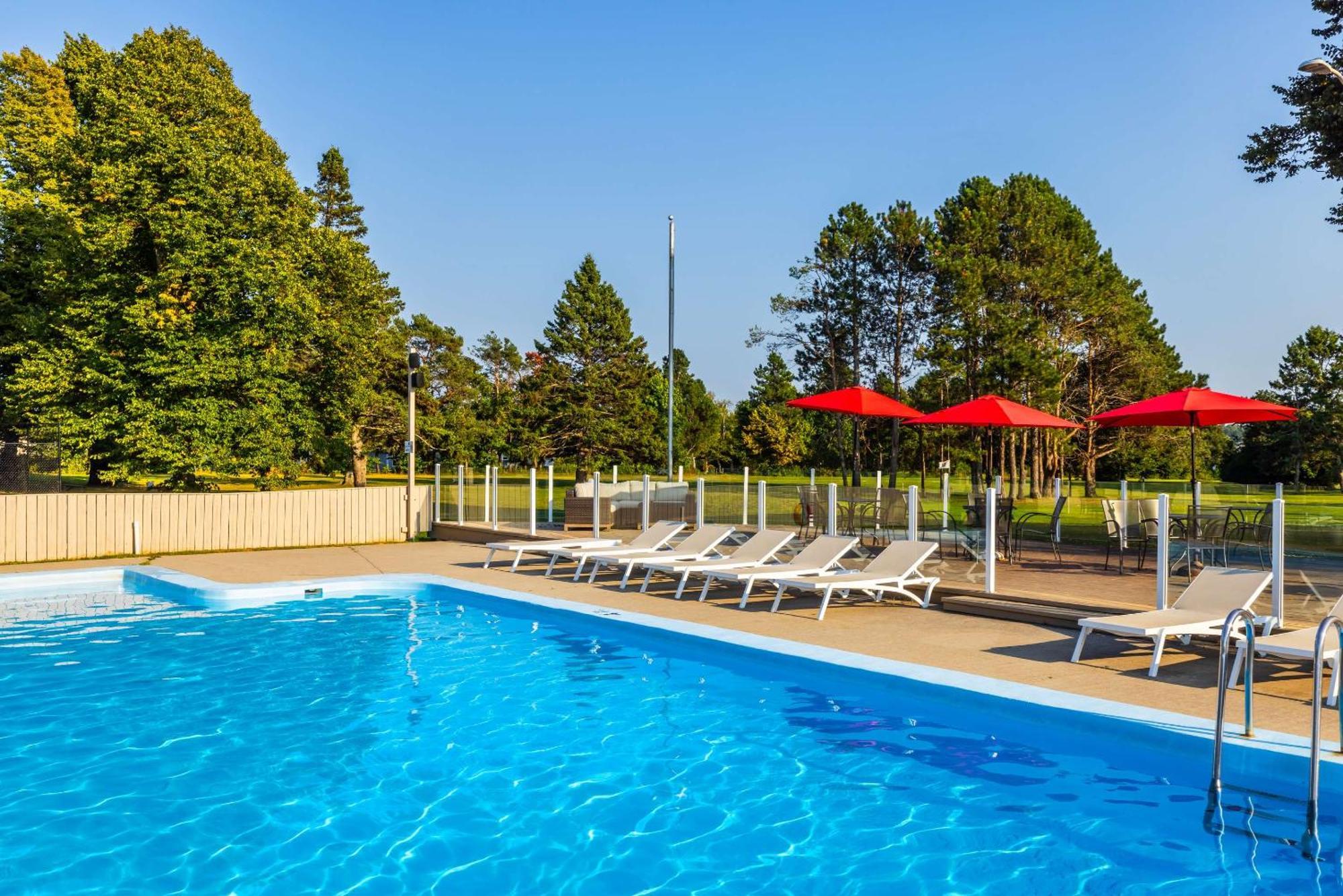 Quality Inn & Suites Garden Of The Gulf Summerside Esterno foto