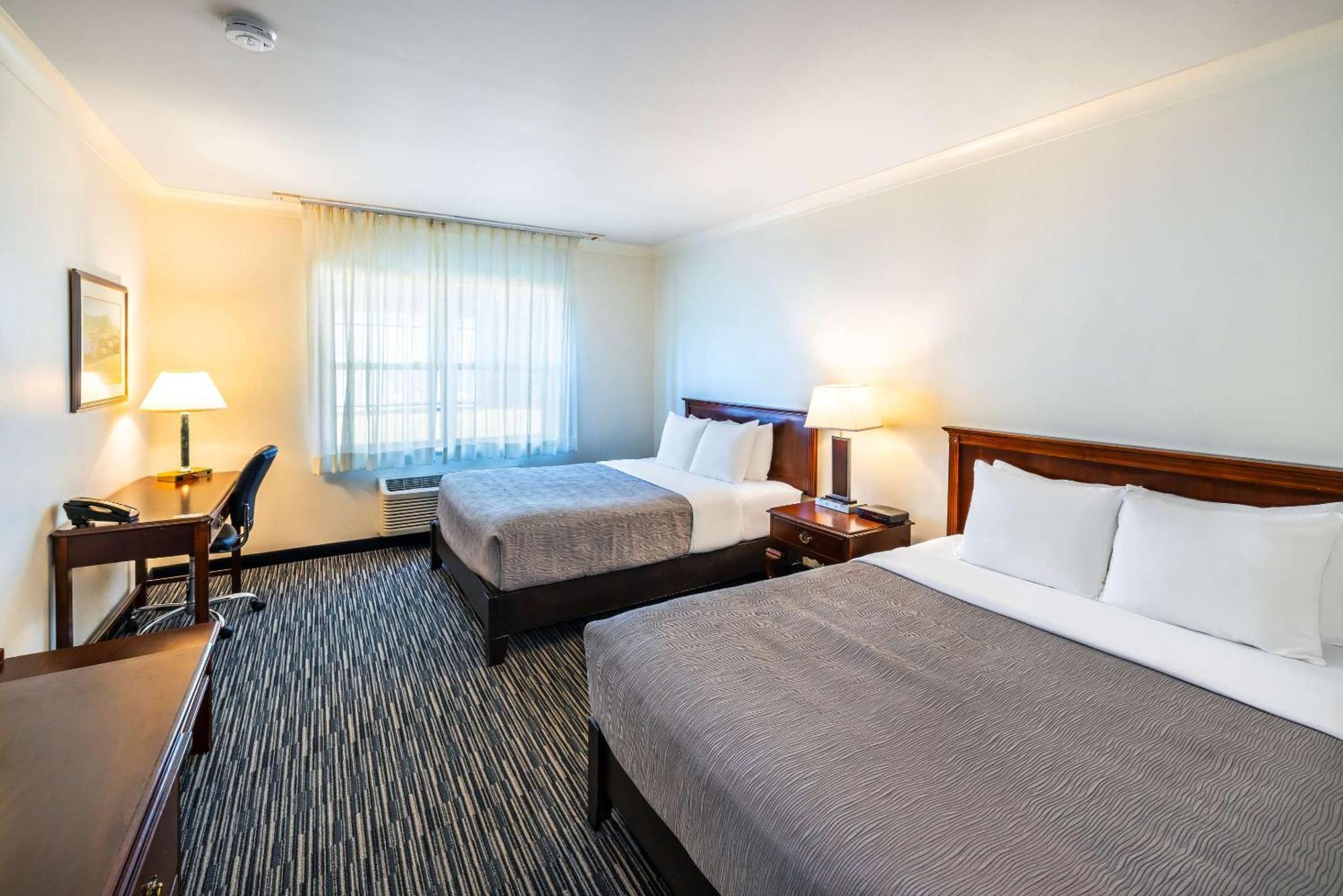 Quality Inn & Suites Garden Of The Gulf Summerside Esterno foto