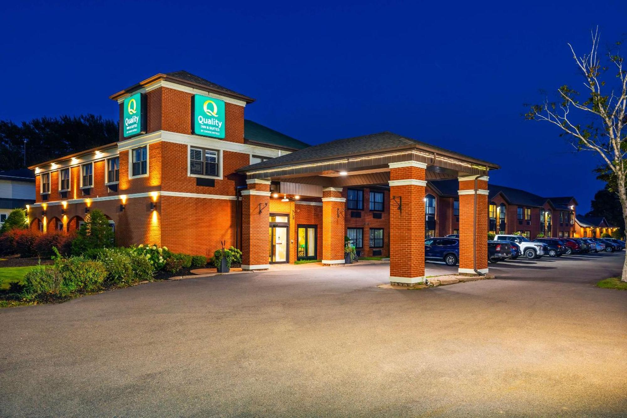 Quality Inn & Suites Garden Of The Gulf Summerside Esterno foto